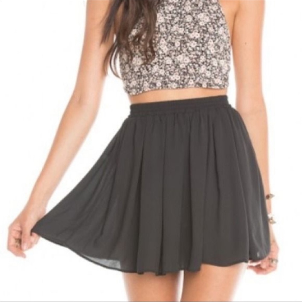Brandy Melville luma black mini skater skirt
